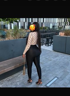 Lisa - escort in Abidjan Photo 1 of 3