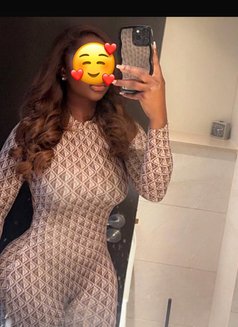 Lisa - escort in Abidjan Photo 3 of 3