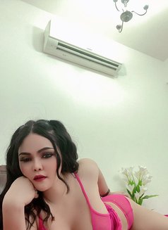 Lisa Massage - puta in Muscat Photo 4 of 6
