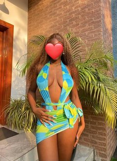 LISA - escort in Mumbai Photo 3 of 6