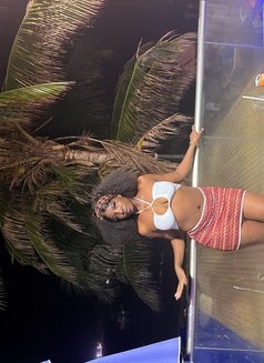 Lisa - escort in Dakar Photo 2 of 6