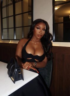 Lisa - companion in Kaduna Photo 3 of 4