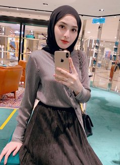 Lisa Nuru Massage Full Service - puta in Muscat Photo 13 of 13