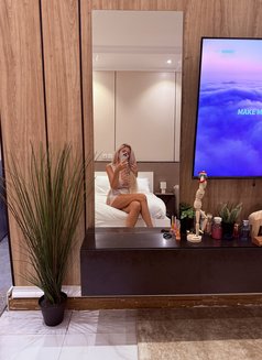 Lisa - escort in Jeddah Photo 7 of 7