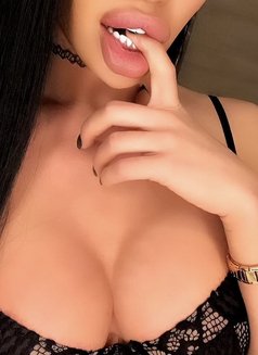 Lisa queen with xxl banana - Transsexual escort in Muscat Photo 7 of 9