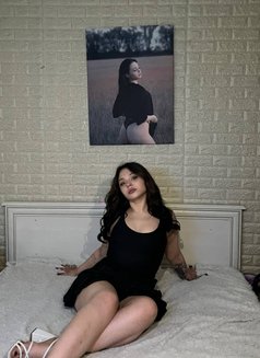 Lisa - escort in Al Manama Photo 8 of 8