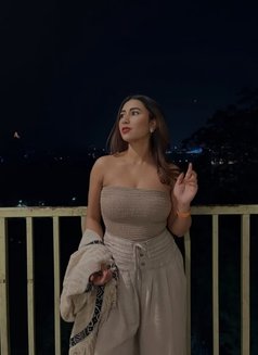 Lisa - escort in Pune Photo 5 of 11