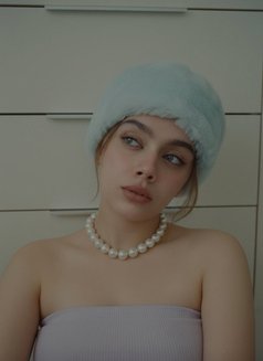 Lisa - escort in Pune Photo 2 of 10