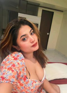 Lisa - escort in Pune Photo 7 of 10