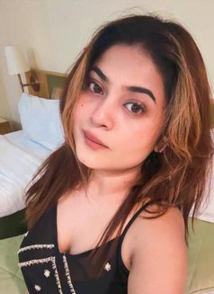 Lisa - escort in Pune Photo 8 of 10