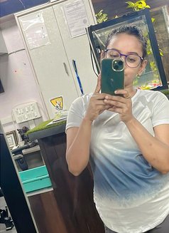 Lisa Shaw - escort in Bangalore Photo 2 of 3