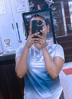 Lisa Shaw - escort in Bangalore Photo 3 of 3