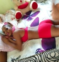 Sarah - puta in Chandigarh