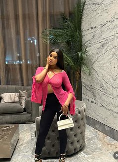 Lisa - puta in Dubai Photo 1 of 4