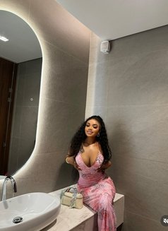 Lisa - puta in Dubai Photo 3 of 4