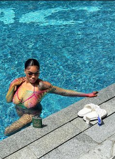 Lisa - puta in Dubai Photo 4 of 4