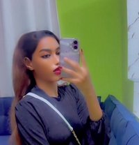 Lisa - puta in Riyadh Photo 1 of 1