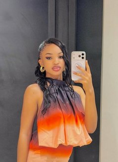 Lisa - puta in Riyadh Photo 2 of 2