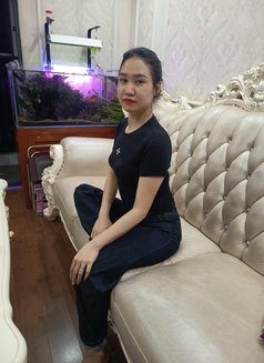 Lisa - escort in Al Manama Photo 4 of 6