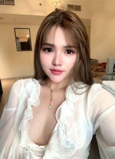 Lisa - puta in Dubai Photo 7 of 7