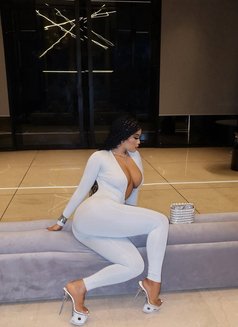 Lisa - escort in Dubai Photo 1 of 5