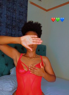 Lisa - escort in Nairobi Photo 4 of 4