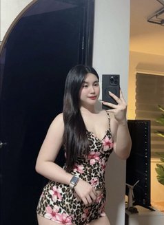 Lisa - escort in Al Manama Photo 8 of 10