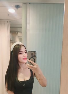 Lisa - escort in Macao Photo 21 of 28