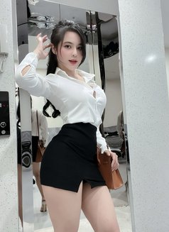 Lisa - escort in Dammam Photo 2 of 6