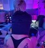 Lisa - escort in Doha Photo 1 of 6