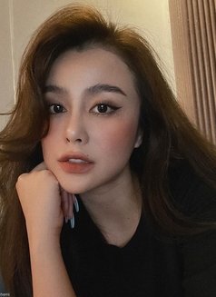 Lisa - escort in Dubai Photo 2 of 6