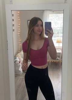 Lisa - escort in Krabi Photo 1 of 4