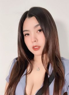 Lisa - escort in Muscat Photo 1 of 4