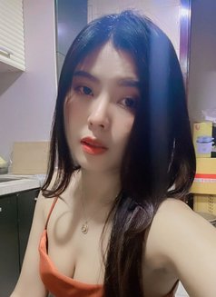 Lisa - escort in Muscat Photo 1 of 5