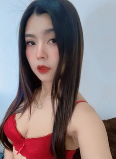 Lisa - escort in Muscat Photo 2 of 5