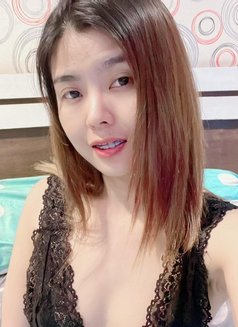 Lisa - escort in Muscat Photo 2 of 4