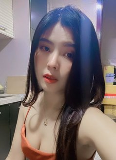 Lisa - escort in Muscat Photo 1 of 4