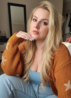 Lisa - escort in Pai Photo 2 of 4