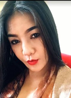 Lisa - Transsexual escort in Muscat Photo 2 of 5