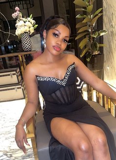 Lisa - escort in Bangkok Photo 2 of 3