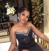 Lisa - escort in Bangkok Photo 2 of 3