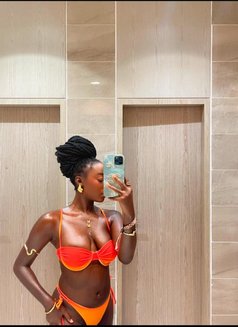 Lisa - escort in Dubai Photo 1 of 5