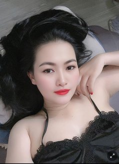 Lisa - escort in Ajmān Photo 2 of 7