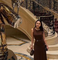 Lisa - puta in Doha Photo 3 of 9