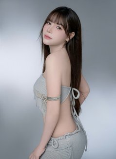 Lisa - escort in Doha Photo 6 of 7