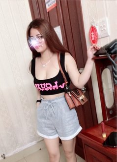 Lisa - puta in Hanoi Photo 8 of 9