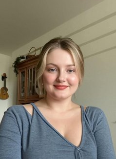 Liisa - escort in Hanoi Photo 4 of 5