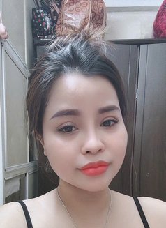 Lisa - escort in Hanoi Photo 7 of 9