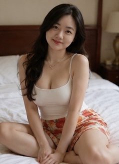 Lisa - escort in Jaipur Photo 4 of 6