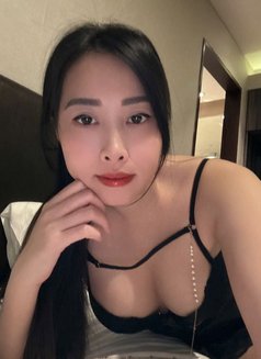 Lisa - puta in Singapore Photo 1 of 5